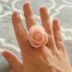 Elizabeth Arden "Pretty" rose ring